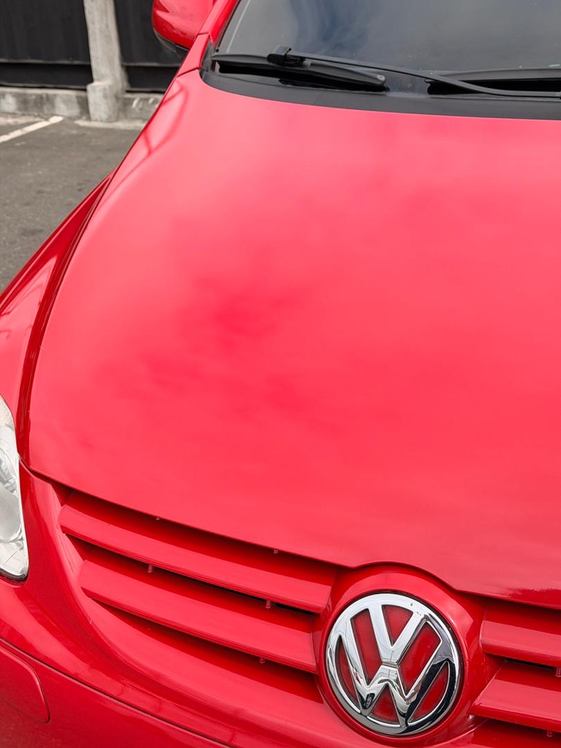 Carrito rojo después del lavado