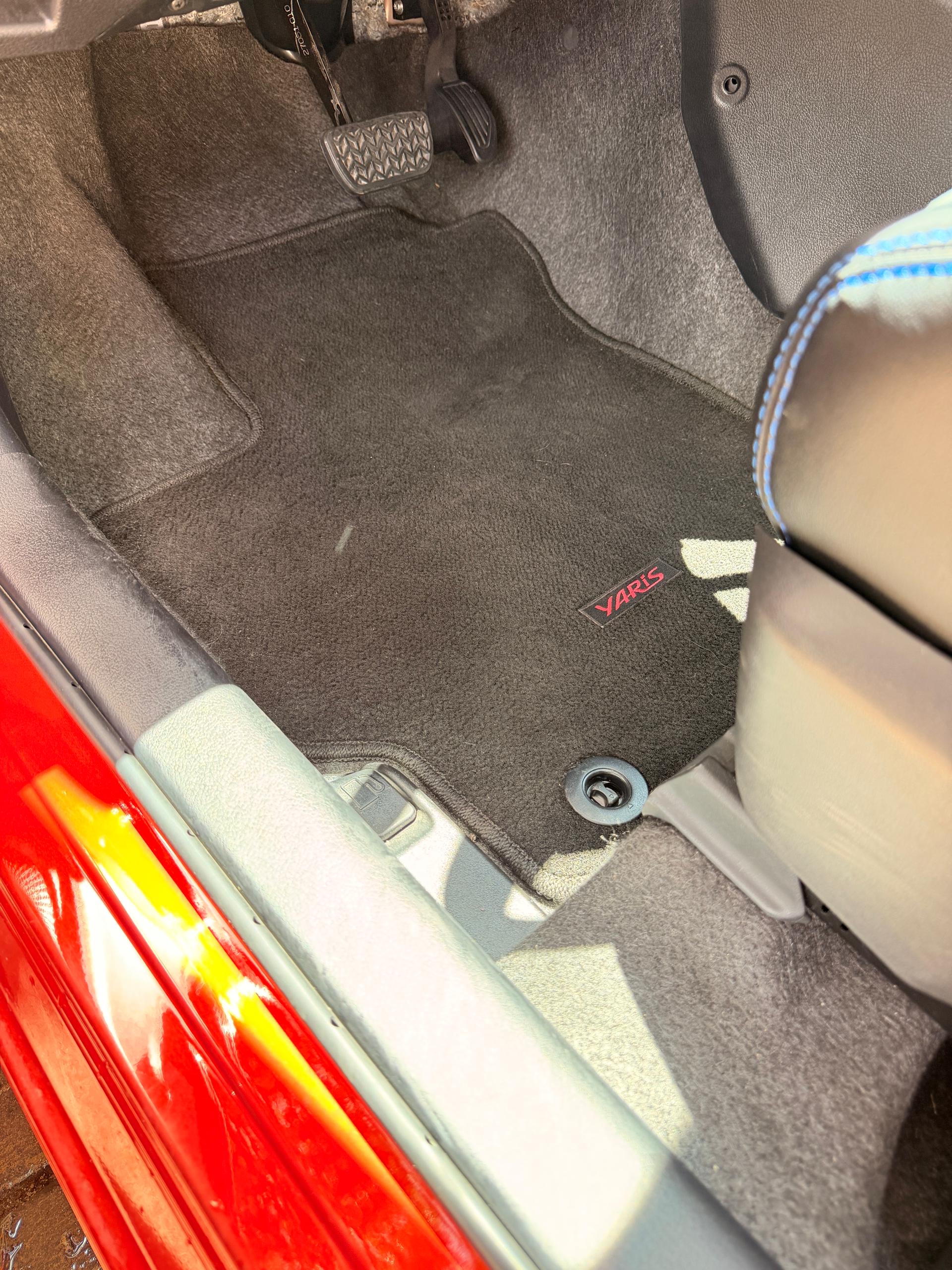 Yaris después del lavado